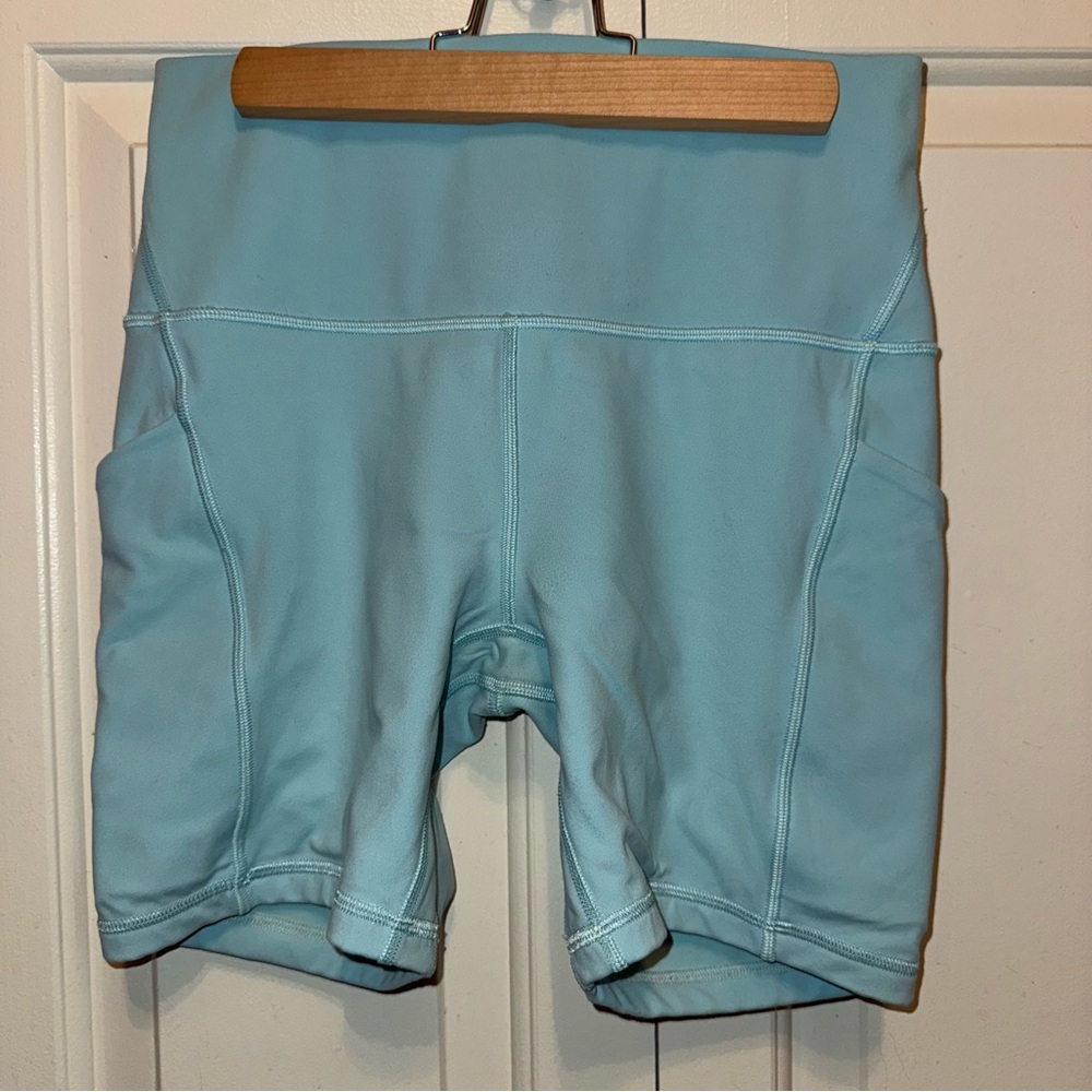 Lululemon Icing Blue Align Bike Shorts with Pockets